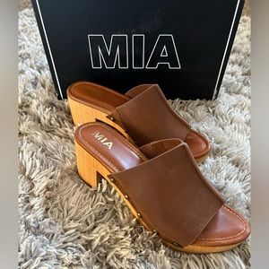 Mia block heel clog sandal size 7.5